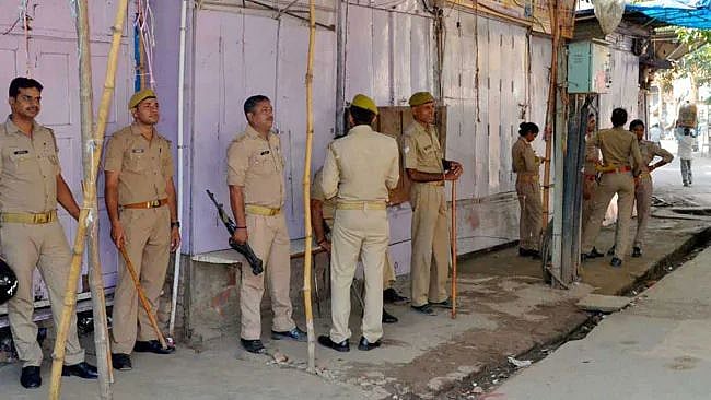 குடிக்க பணம் தர மறுத்த தாய்... இரும்புக் கம்பியால் அடித்துக் கொன்ற மகன் : புனேவில் கொடூரம்!