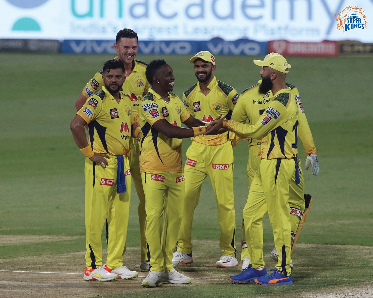 வீழ்ந்த இடத்திலேயே வெகுண்டெழுந்த சி.எஸ்.கே.. ப்ளே ஆஃப்ஸ்க்கு முதல் அணியாக தகுதி!