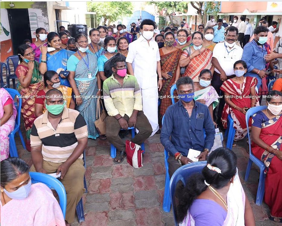 “பேருந்துகள் சரியான நேரத்தில் வருகிறதா; போதுமான வசதி உள்ளதா?” : பேருந்தில் ஏறி முதல்வர் ஆய்வு! (album)