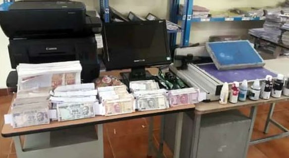 YOUTUBE பார்த்து வீட்டிலேயே கள்ள நோட்டு அச்சடித்த கும்பல்.. கைமாற்றும்போது சிக்கியது எப்படி?