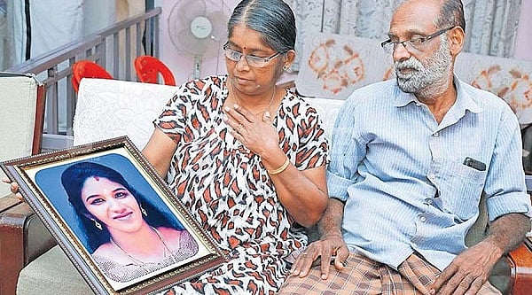 வரதட்சணை கிடைக்காததால் ஆத்திரம்; பாம்பை வைத்து மனைவிக் கொலை - குற்றவாளியான கணவன்; திடுக்கிடும் தகவல்கள்!