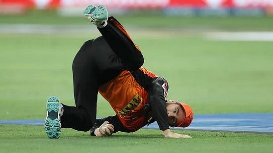 மீண்டும் மோசமாக தோற்ற சன்ரைசர்ஸ்...ப்ளே ஆஃப் சுற்றை நெருங்கும் கொல்கத்தா!