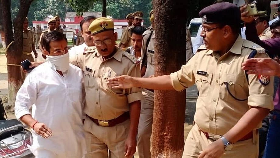 லக்கிம்பூர் வன்முறை: விவசாயிகள் மீது கார் ஏற்றி கொன்ற வழக்கு.. ஒன்றிய அமைச்சரின் மகன் ஆஷிஷ் மிஸ்ரா கைது!