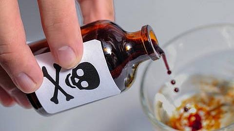 போலி வருமான வரித்துறை அதிகாரியாக உலாவந்த முன்னாள் போலிஸ்.. உண்மை வெளிவந்ததால் தற்கொலை - நடந்தது என்ன?