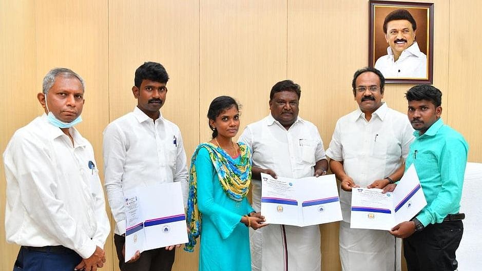 அதிமுகவால் ஆனந்தவாடி மக்களுக்கு மறுக்கப்பட்ட நீதி; பெற்று கொடுத்த திமுக - இதுதான் தளபதி ஆட்சியின் மாட்சி!