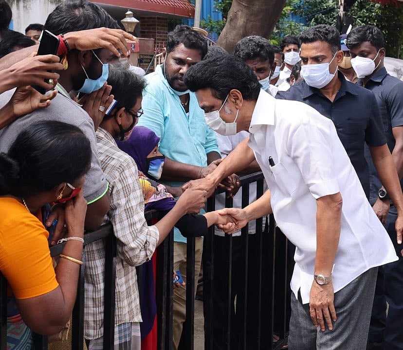 “மருத்துவ முகாம் - நிவாரண உதவிகள் வழங்கும் பணி தீவிரம்” : மக்கள் மனதில் நம்பிக்கை ஒளிபாய்ச்சிய முதல்வர்!