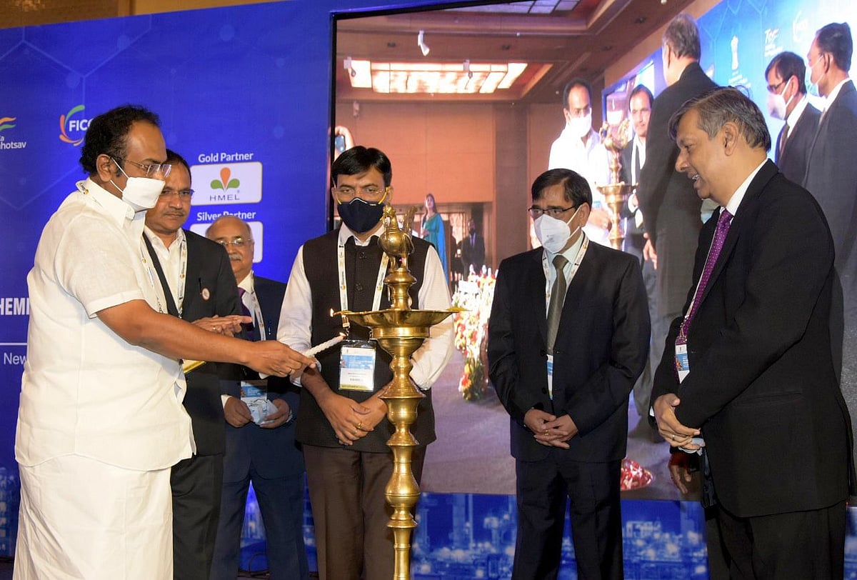 “தமிழ்நாட்டை 1 ட்ரில்லியன் டாலர் பொருளாதாரத்திற்கு மாற்றுவதே எங்கள் லட்சியம்” : அமைச்சர் தங்கம் தென்னரசு