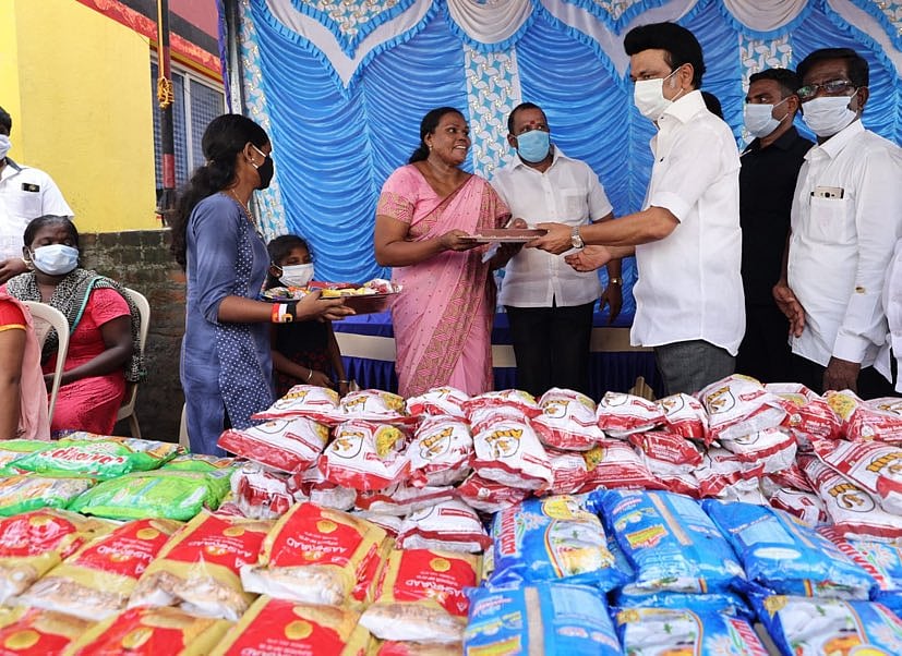 “மருத்துவ முகாம் - நிவாரண உதவிகள் வழங்கும் பணி தீவிரம்” : மக்கள் மனதில் நம்பிக்கை ஒளிபாய்ச்சிய முதல்வர்!