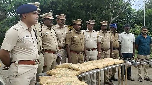 ₹1 கோடி கஞ்சா; 10லி சாராயம், நாட்டுத் துப்பாக்கி என கூண்டோடு கைதான கும்பல் ; வேட்டையாடிய நாமக்கல் போலிஸ் 