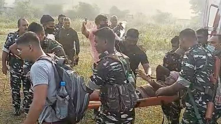 சக வீரர்களை துப்பாக்கியால் சுட்டுக் கொன்ற CRPF வீரர்... நால்வர் பலி.. சத்தீஸ்கரில் நடந்தது என்ன?