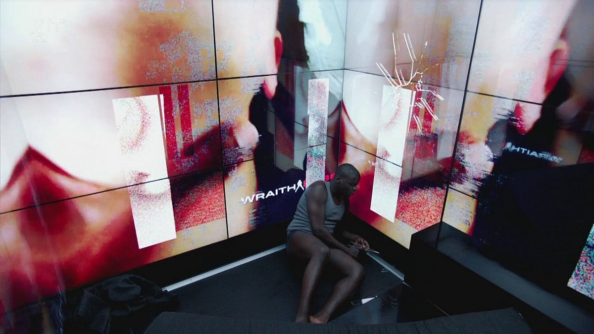 மனித உறவுகளை மாற்றும் தொழில்நுட்பம் : எதிர்காலம் என்னவாக இருக்கும் என்பதை அறிய ‘Black Mirror’ பாருங்கள்!