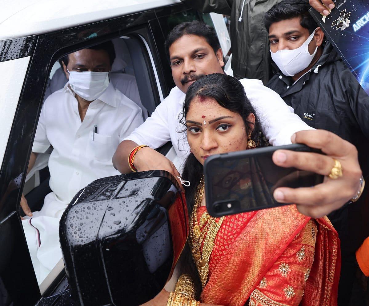 கனமழையால் பாதிக்கப்பட்ட கன்னியாகுமரி... சேதமான பகுதிகளில் ஆய்வு செய்த முதலமைச்சர் மு.க.ஸ்டாலின்! #Album