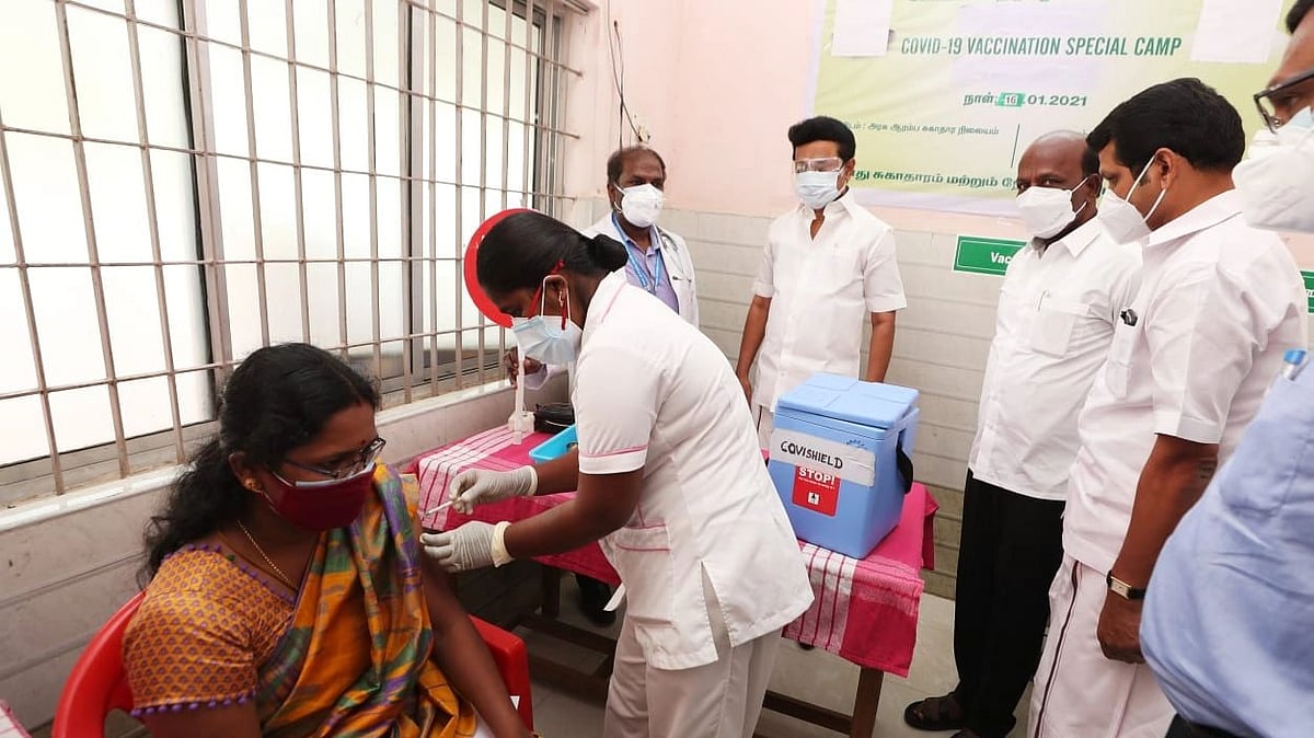 “தடுப்பூசி செலுத்துவதில் சாதனை படைத்தது தமிழ்நாடு அரசு” : ‘தினகரன்’ நாளேடு தலையங்கத்தில் பெருமிதம்!