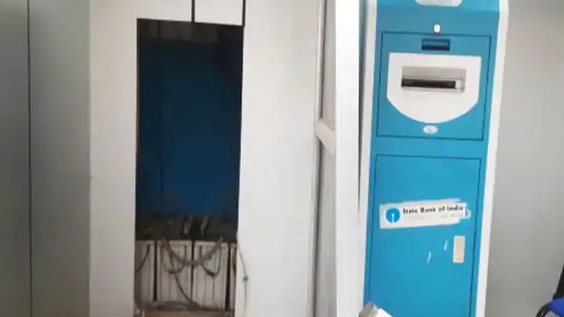 ஒரே இரவில் 3 ATM இயந்திரங்களில் கொள்ளை.. ரூ.41 லட்சம் திருடிய முகமூடி கொள்ளை கும்பல்: பீகாரில் அதிர்ச்சி!