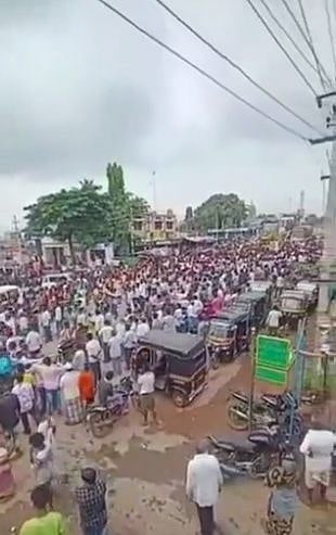 விபத்தில் பலியான 1 ரூபாய் பிச்சைக்காரர்; ஊரே சேர்ந்து இறுதி ஊர்வலம் நடத்திய நெகிழ்ச்சி: என்ன காரணம்?