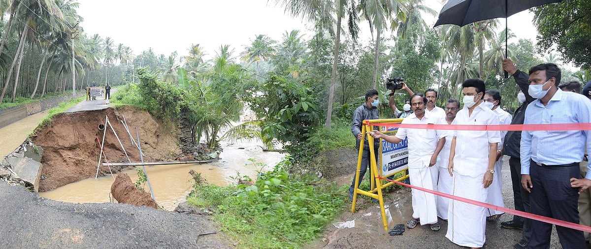 கனமழையால் பாதிக்கப்பட்ட கன்னியாகுமரி... சேதமான பகுதிகளில் ஆய்வு செய்த முதலமைச்சர் மு.க.ஸ்டாலின்! #Album