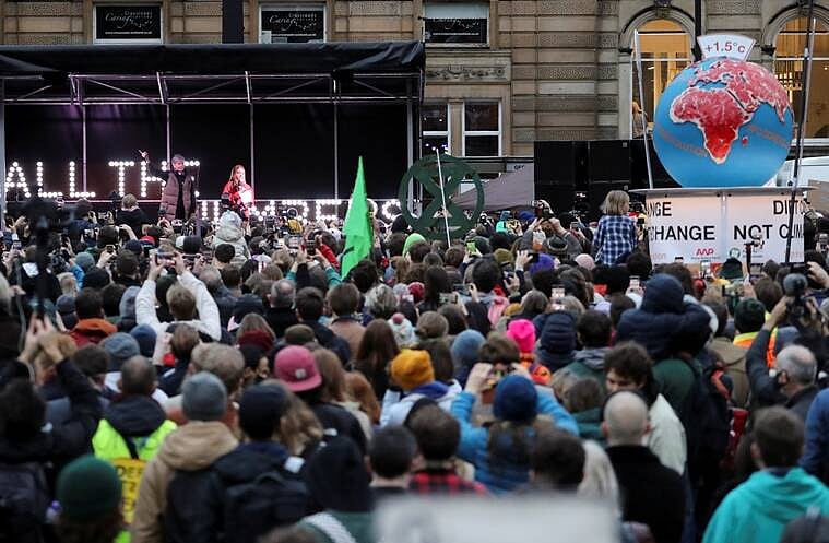 “உங்கள் வெற்று பேச்சால் கிளாஸ்கோ மாநாடு தோல்வியடைந்துவிட்டது” : உலக தலைவர்களை சாடிய 
 கிரெட்டா துன்பர்க்!