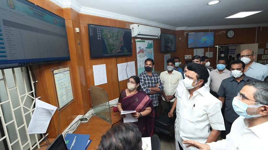 4வது நாளாக ஓயாத மழை; சூறாவளியாய் சுழலும் மக்கள் முதலமைச்சர்! (புகைப்படத் தொகுப்பு)