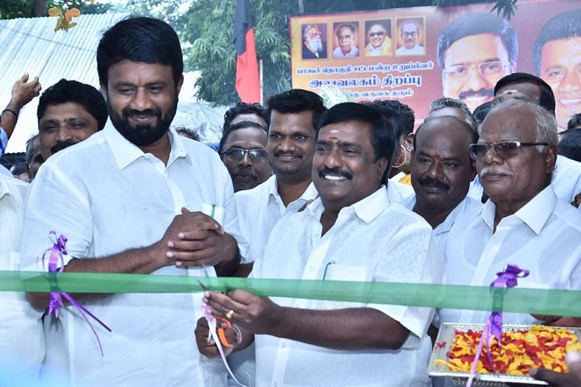 'புதுச்சேரி பாகூர் தொகுதி புதிய சட்டமன்ற உறுப்பினர் அலுவலகத்தில் நூலகம்' - தி.மு.க எம்.எல்.ஏ அசத்தல்!