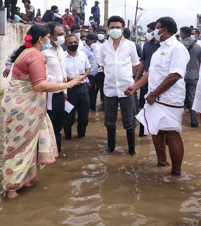 மழை வெள்ளப் பாதிப்பு.. சோர்வின்றி களத்தில் நின்று பணிகளை முடுக்கிவிடும் முதலமைச்சர் மு.க.ஸ்டாலின்! #album