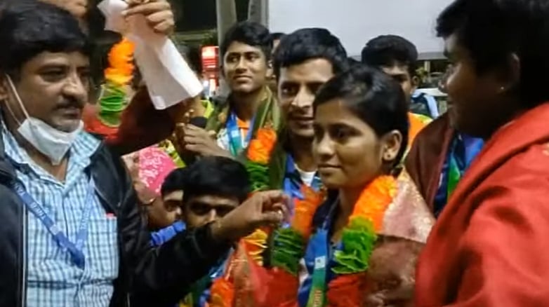 ஒருபுறம் குண்டுவெடிப்பு.. மறுபுறம் அச்சமின்றி சாதித்துக் காட்டிய பாரா பேட்மிண்டன் வீரர்கள்!