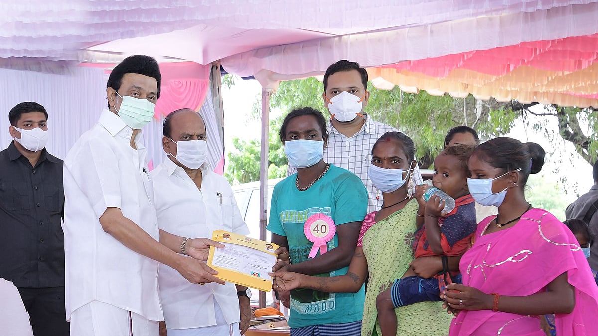 ரூ.4.53 கோடியில் நலத்திட்ட உதவிகள்.. இருளர் இன மக்களின் வாழ்வில் ஒளியேற்றிய முதல்வர் மு.க.ஸ்டாலின்!