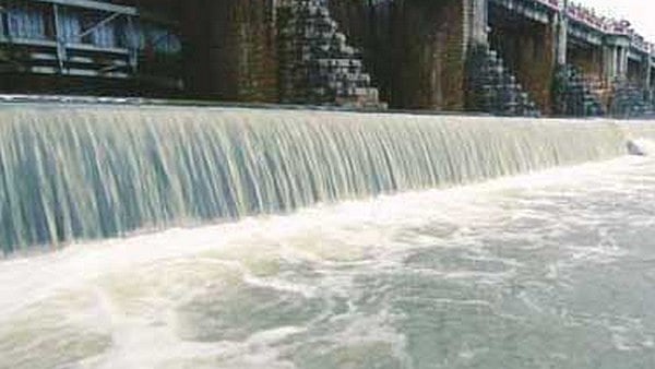 பூண்டி நீர்த்தேக்கத்தில் நீர்திறப்பு அதிகரிப்பு.. கரையோர மக்களுக்கு வெள்ள அபாய எச்சரிக்கை!