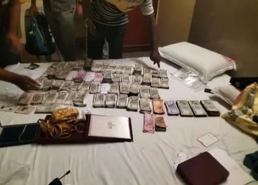 ஆன்லைன் கேம் விளையாட அனுமதிக்காத பெற்றோர்; ரூ.33 லட்சம் & 213 சவரன் நகையை அலேக்காக சுருட்டிய சிறுவன்! 