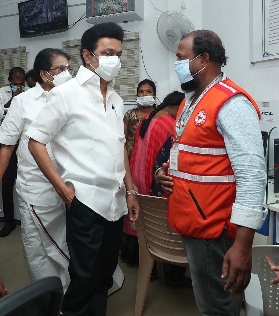 4வது நாளாக ஓயாத மழை; சூறாவளியாய் சுழலும் மக்கள் முதலமைச்சர்! (புகைப்படத் தொகுப்பு)