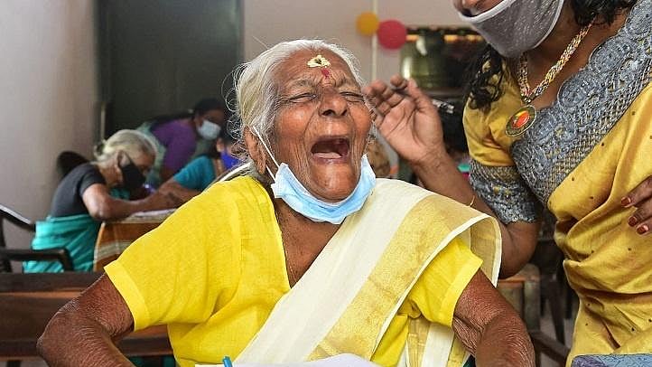 “சாதிக்க வயது ஒரு தடையல்ல..” - 104 வயதில் தேர்வில் மாநிலத்திலேயே முதலிடம் பிடித்த குட்டியம்மா பாட்டி!