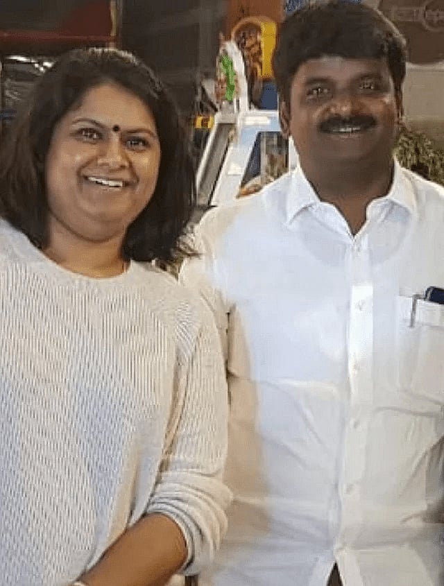 முன்னாள் அமைச்சர் விஜயபாஸ்கர் மீது மோசடி, கொலை மிரட்டல் புகார்.. கேரள பெண் ஷர்மிளா நெல்லை DGPயிடம் மனு!