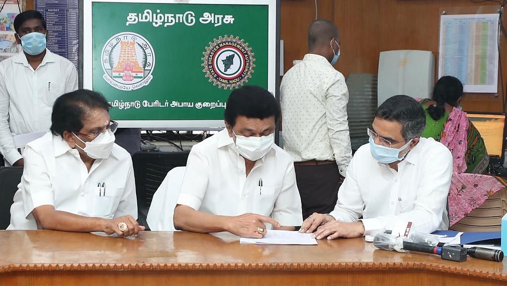 4வது நாளாக ஓயாத மழை; சூறாவளியாய் சுழலும் மக்கள் முதலமைச்சர்! (புகைப்படத் தொகுப்பு)