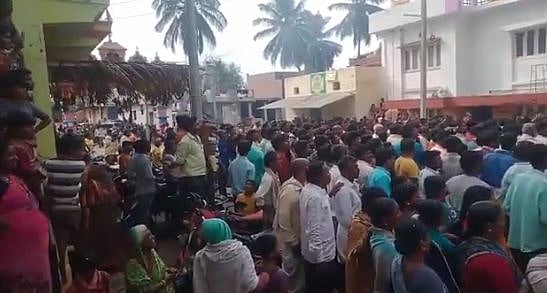 விபத்தில் பலியான 1 ரூபாய் பிச்சைக்காரர்; ஊரே சேர்ந்து இறுதி ஊர்வலம் நடத்திய நெகிழ்ச்சி: என்ன காரணம்?