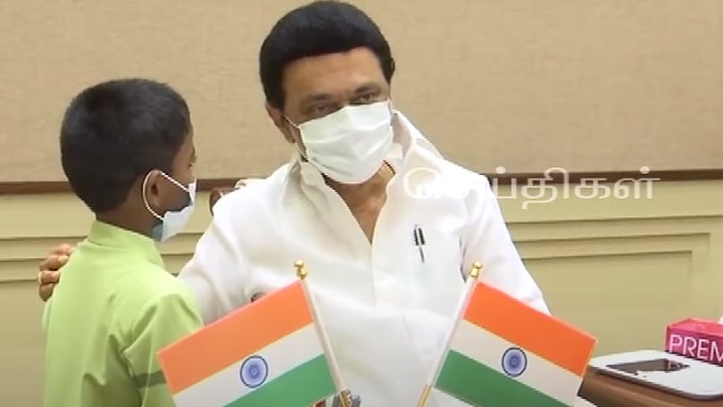 “சொன்னது போலவே வந்து வாழ்த்திய சிறுவன்”: முதலமைச்சர் முன் பேசி அசத்தல்- பாராட்டிய முதல்வர் மு.க.ஸ்டாலின்!