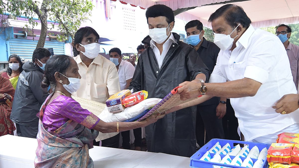 ஓய்வறியா முதல்வர்.. 3வது நாளாக வெள்ள பாதிப்புகளை ஆய்வு செய்து நிவாரண உதவிகளை வழங்கிய முதலமைச்சர்!