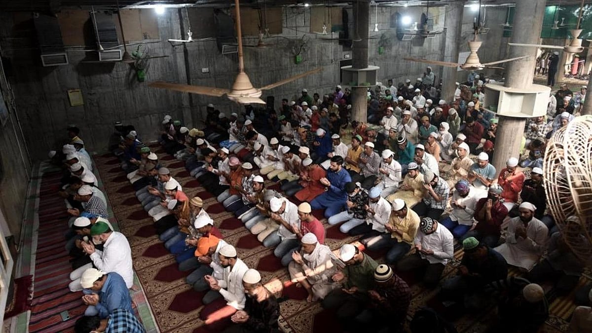 “இஸ்லாமியர்களின் தொழுகைக்கு குருத்வாராவில் இடம் அளித்த சீக்கியர்கள்” : ஹரியானாவில் நெகிழ்ச்சி சம்பவம்!