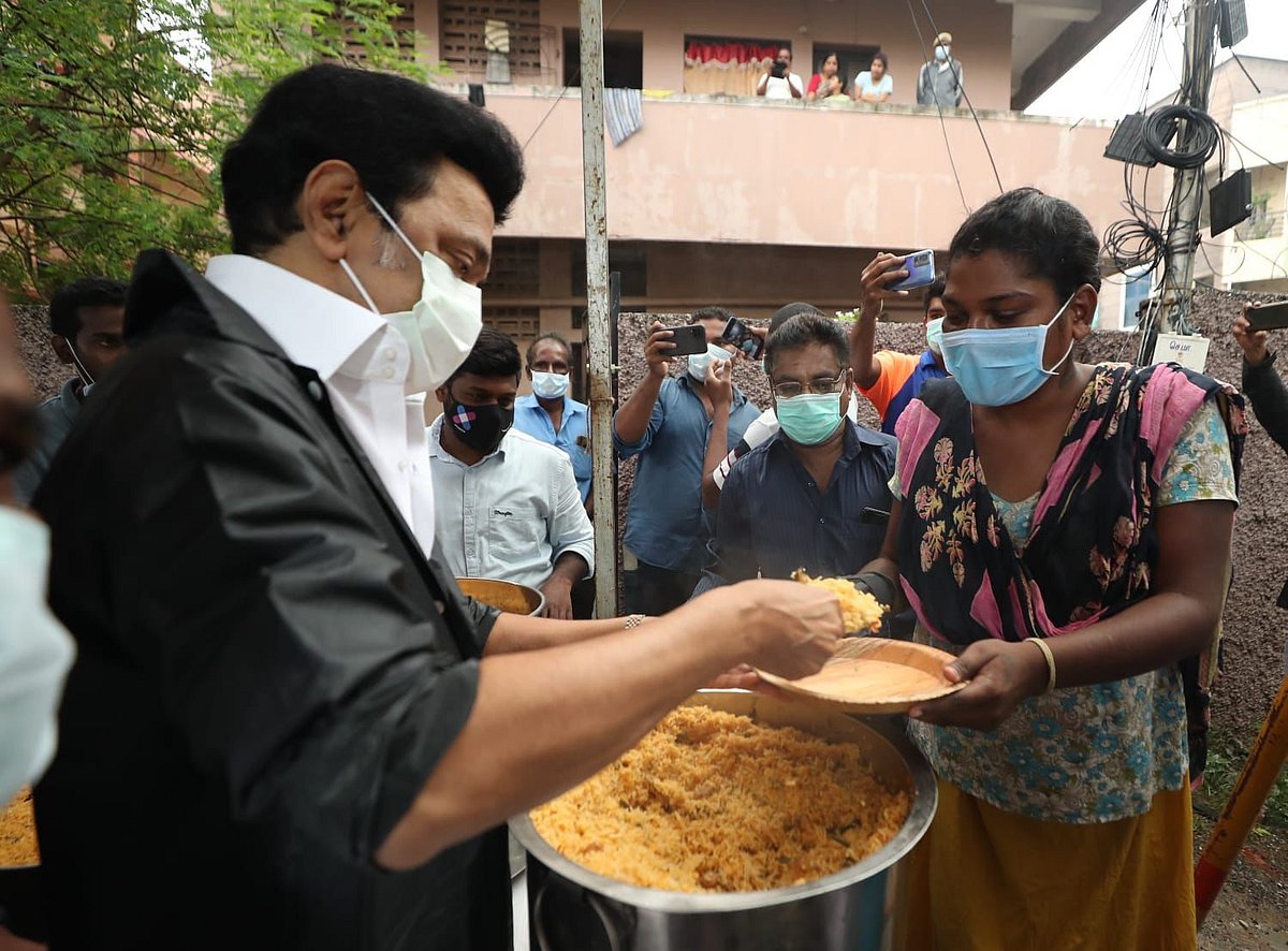 ”மக்களுக்கு வழங்கும் உணவின் சுவை, தரத்தை ஆய்வு செய்த முதலமைச்சர் மு.க.ஸ்டாலின்” - புகைப்படத் தொகுப்பு!