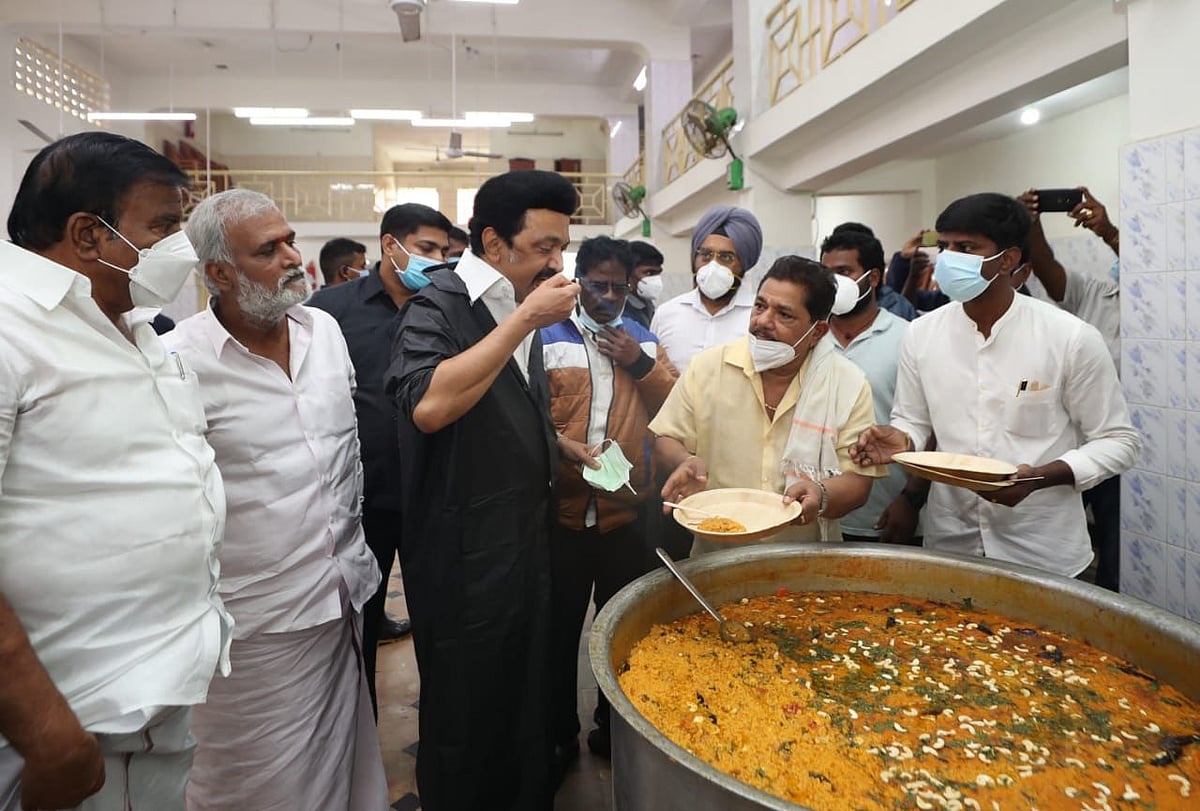 ”மக்களுக்கு வழங்கும் உணவின் சுவை, தரத்தை ஆய்வு செய்த முதலமைச்சர் மு.க.ஸ்டாலின்” - புகைப்படத் தொகுப்பு!