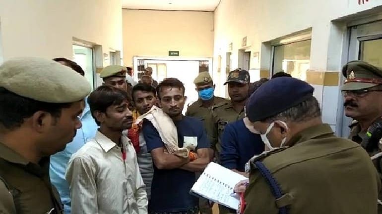 “பட்டாசு வெடித்த ஆத்திரத்தில் குழந்தைகளை நோக்கி ஆசிட் வீச்சு.. 2 பெண்கள் படுகாயம்” :  என்ன நடந்தது?