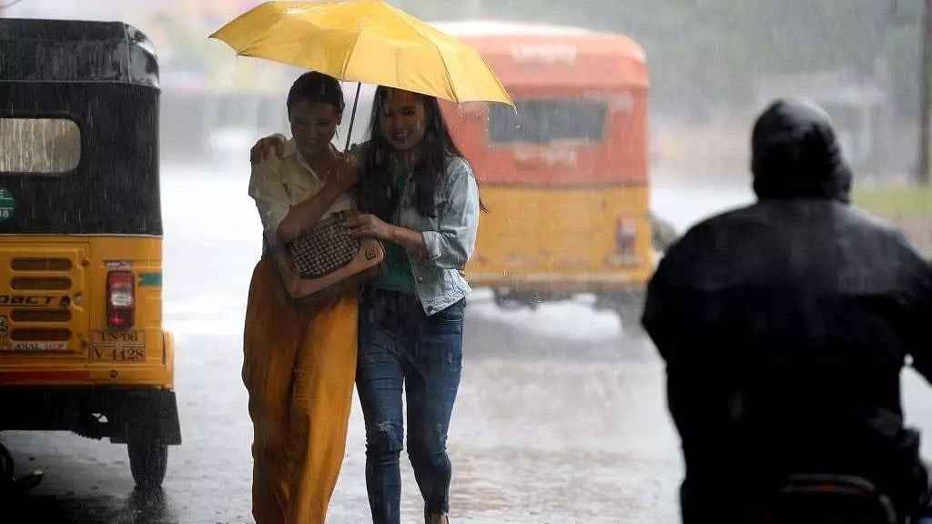 மீண்டும் உருவானது காற்றழுத்த தாழ்வு பகுதி.. 4 நாட்களுக்கு கனமழை : வானிலை மையம் விடுத்த அடுத்த எச்சரிக்கை?