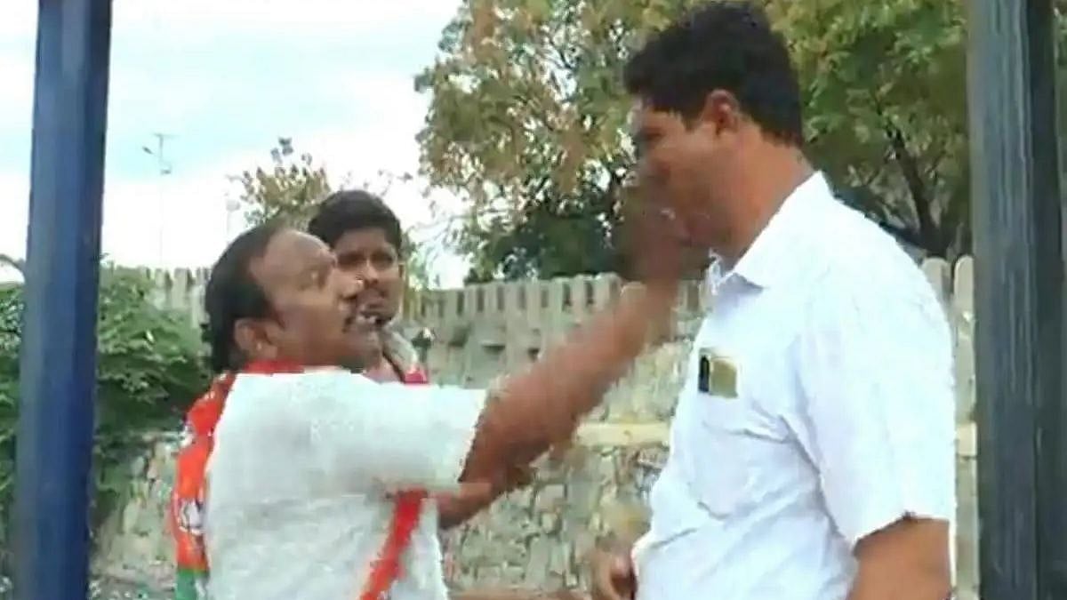 ‘என் பாக்கெட்டுனு நினைச்சு உங்க பாக்கெட்டுல’ -  போலிஸுக்கு பளார் விட்டு ஜகா வாங்கிய பாஜக நிர்வாகி! Video