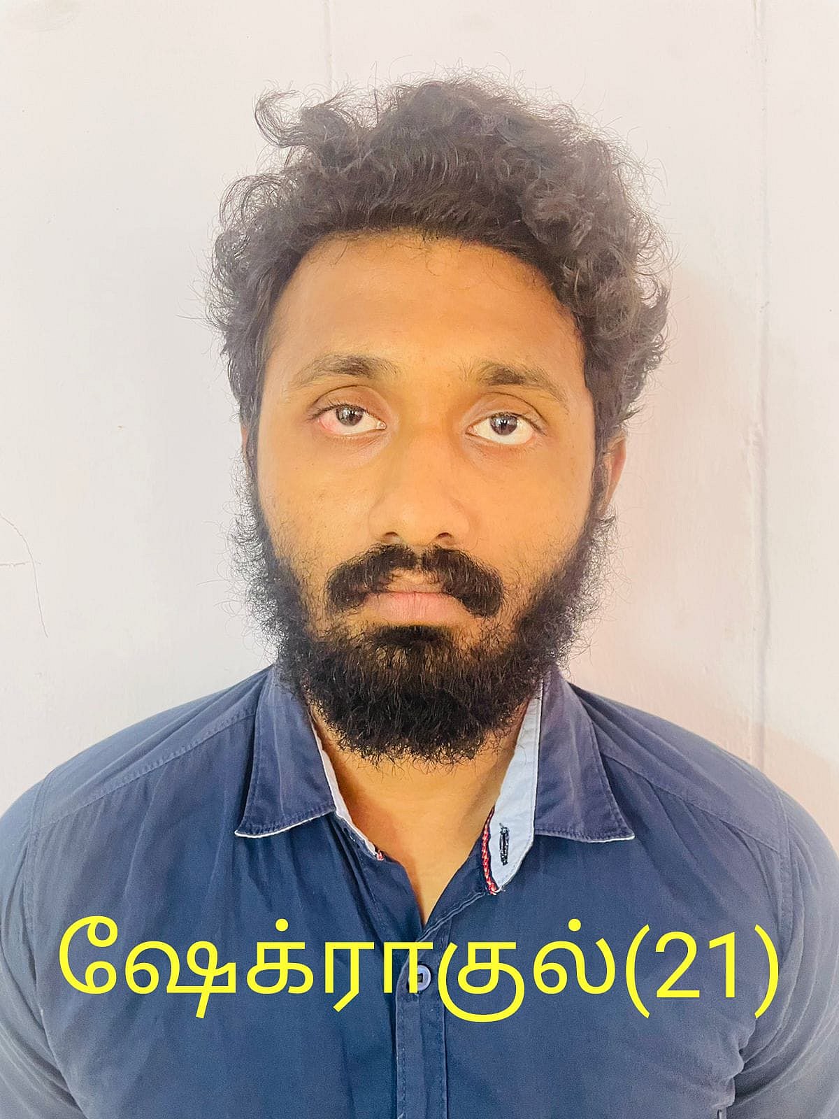 பீரோவை உடைத்து திருடிக் கொண்டிருக்கும் போதே வசமாக சிக்கிய வாலிபர் - பீதியில் அரும்பாக்கம் மக்கள்!