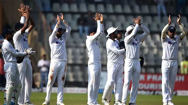 ஸ்பின்னர்களிடம் சுருண்ட நியுசிலாந்து.. தொடரை வென்றது இந்தியா!