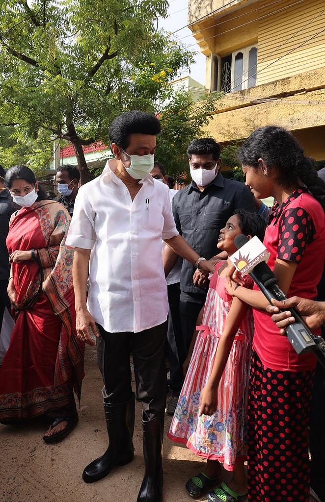 “உங்க ஆட்சி சூப்பரா இருக்கு” - முதலமைச்சரைக் கண்டு மகிழ்ந்த கல்லூரி மாணவிகள்! #Album