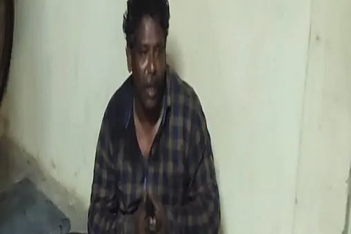 வீடு புகுந்த திருடனை காட்டிக் கொடுத்த சத்தம்.. போலிஸிடம் பிடித்துக் கொடுத்த மக்கள்: நடந்தது என்ன?