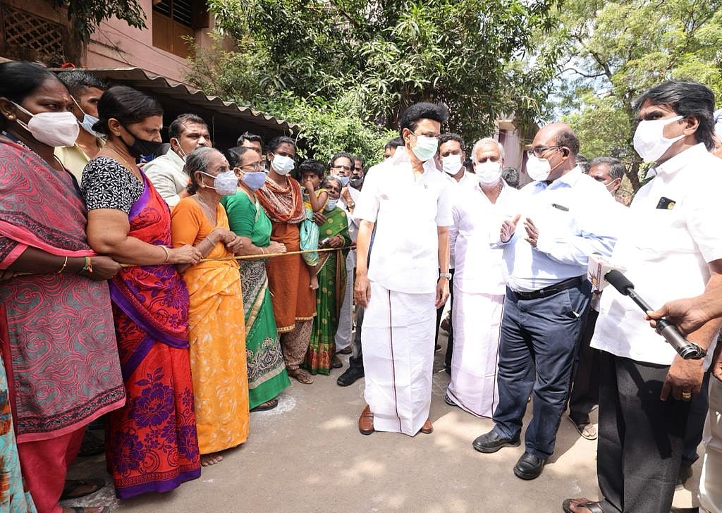 ”அயராது பம்பரமாய் சுழலும் முதலமைச்சர் மு.க.ஸ்டாலின்” - மழை பாதிப்புகள் குறித்து கொளத்தூரில் நேரில் ஆய்வு!