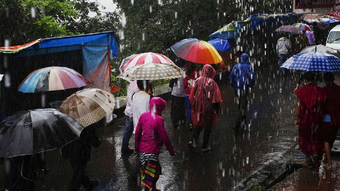 “அடுத்த 4 நாட்களுக்கு தமிழ்நாட்டின் மழை நிலவரம் என்ன?” : சென்னை வானிலை ஆய்வு மையம் தகவல் !