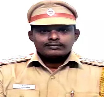 “நான் லஞ்சம் பெறுவதில்லை” : காவல் நிலையத்தில் எச்சரிக்கை பேனர் வைத்த ஆய்வாளருக்கு குவியும் பாராட்டு! 