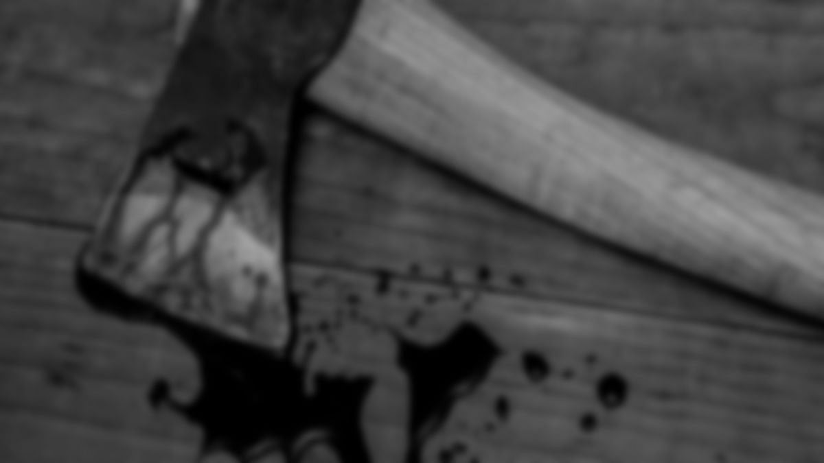 தூங்கிக் கொண்டிருந்த பெற்றோரை கோடரியால் வெட்டிக் கொலை செய்த கொடூர மகன்.. நடந்தது என்ன?