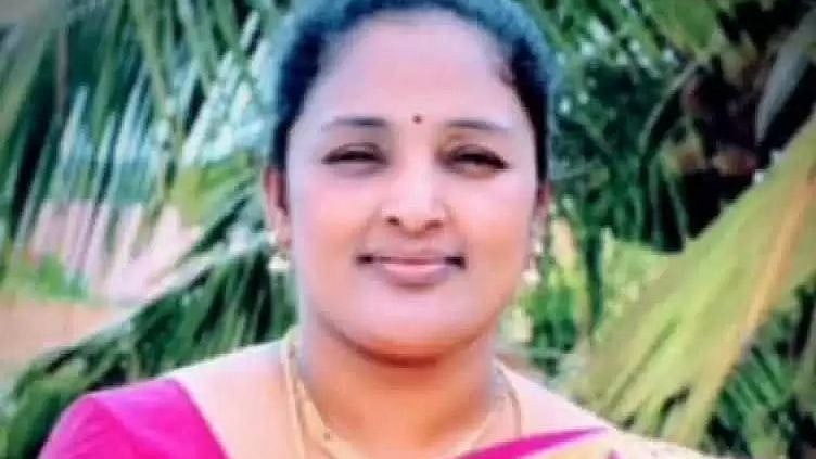 தீராத தலைவலி.. குணப்படுத்துவதாகக் கூறி  கரும்பால் தலையில் அடித்த பூசாரி: பெண் உயிரிழப்பு!